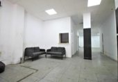 Local comercial en venta con 552m² en Madrid, en la zona de Palacio, Calle de Segovia foto