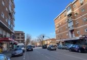 Local comercial en venta con 235m² en Madrid, en la zona de Palomeras Bajas, Avenida de las Palomeras foto