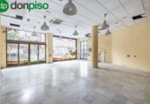 152m² commercial premises for sale in Granada, Calle Arabial photo