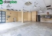 152m² commercial premises for sale in Granada, Calle Arabial photo