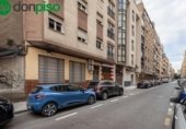 152m² commercial premises for sale in Granada, Calle Arabial photo