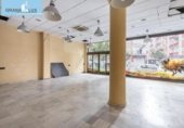 152m² commercial premises for sale in Granada, Calle Turina photo