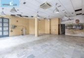 152m² commercial premises for sale in Granada, Calle Turina photo