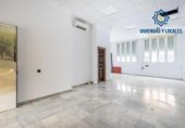 152m² commercial premises for sale in Granada, Calle Cañaveral photo