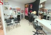 61m² hair salon for sale in Blanes, Carrer Jaume I photo