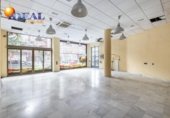152m² commercial premises for sale in Granada, Calle de Méndez Núñez photo