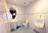 140m² commercial premises for sale in Santa Eulalia del Río, Avinguda del Centre photo