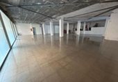 356m² commercial premises for sale in Mataró, Carrer de Gibraltar photo