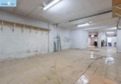 Local comercial en venta con 134m² en Granada, en la zona de Santa Adela, Calle Pavía foto