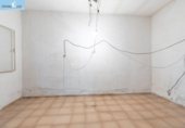 Local comercial en venta con 134m² en Granada, en la zona de Santa Adela, Calle Pavía foto