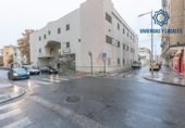 Local comercial en venta con 134m² en Granada, en la zona de Santa Adela, Calle Poeta Gracián foto