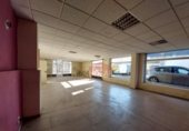 378m² commercial premises for sale in Arévalo, Calle del Paraíso photo