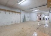 Local comercial en venta con 134m² en Granada, en la zona de Santa Adela, Calle Diamantino García foto