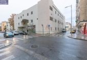 Local comercial en venta con 134m² en Granada, en la zona de Santa Adela, Calle de Navarra foto