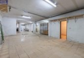Local comercial en venta con 134m² en Granada, en la zona de Santa Adela, Calle de Navarra foto