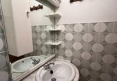 52m² commercial premises for sale in Zaragoza, Calle del Monasterio de Guadalupe photo