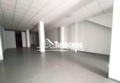 Local comercial en venta con 197m² en Dos Hermanas, Calle Toneleros foto
