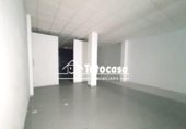 Local comercial en venta con 197m² en Dos Hermanas, Calle Toneleros foto