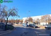 Local comercial en venta con 198m² en Granada, Carretera de la Sierra foto