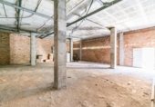 Local comercial en venta con 198m² en Granada, Calle Santuario foto