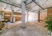Local comercial en venta con 198m² en Granada foto