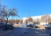 Local comercial en venta con 198m² en Granada foto