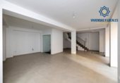 Edificio en venta con 260m² en Granada, en la zona de Barrio de la Virgen, Calle Mirasol foto