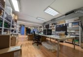 Local comercial en venta con 400m² en Barcelona, en la zona de el Putget i Farró, Carrer d'Elisa foto