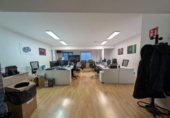 Local comercial en venta con 400m² en Barcelona, en la zona de el Putget i Farró, Carrer d'Elisa foto