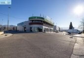 924m² building for sale in Peligros, photo