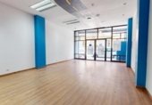 305m² offices for sale in Zaragoza, Paseo La Ribera photo