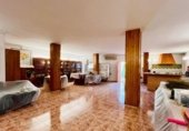 559m² building for sale in Figueras, Carrer Terreres photo