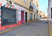 Local comercial en venta con 40m² en Brenes, Calle Virgen del Carmen foto