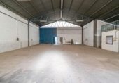 240m² entrepôt industriel pour vente à Jun, Calle Granados photo