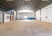 240m² entrepôt industriel pour vente à Jun, Calle Granados photo