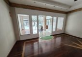 Local comercial en venta con 128m² en Vigo, en la zona de Vigo, avda. de camelias foto