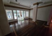Local comercial en venta con 128m² en Vigo, en la zona de Vigo, avda. de camelias foto