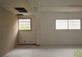 105m² locaux commerciaux pour location à Culleredo photo