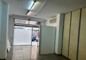 75m² hair salon for sale in Seville, in the area of The Remedies, Calle Virgen de la Cinta photo