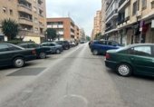 75m² hair salon for sale in Seville, in the area of The Remedies, Calle Virgen de la Cinta photo