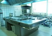 Local comercial en venta con 300m² en Cáceres, en la zona de El Rodeo, Calle Julián Murillo foto