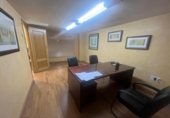 Oficinas en venta con 165m² en Cáceres, en la zona de Margallo, Calle San Justo foto