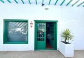 Local comercial en alquiler con 149m² en Teguise, en la zona de Costa Teguise, Avenida El Mar foto