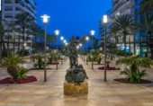 Local comercial en venta con 500m² en Marbella foto