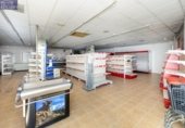 305m² commercial premises for sale in Gójar, Avenida Carmen Morcillo photo
