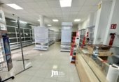 Local comercial en alquiler con 180m² en Cieza foto