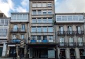 Local comercial en venta con 360m² en Santiago de Compostela, Casco Historico foto