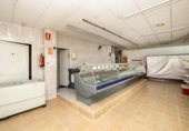 Local comercial en venta con 305m² en Gójar, Calle Iglesia foto