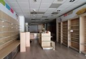 Local comercial en venta con 150m² en Onteniente, Calle Violinista Matas foto