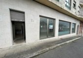 Local comercial en alquiler con 200m² en Boiro foto